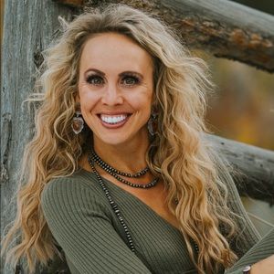 Meet your Posher, Cassi